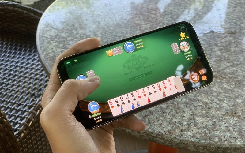 Bàn chơi game bài trực tuyến